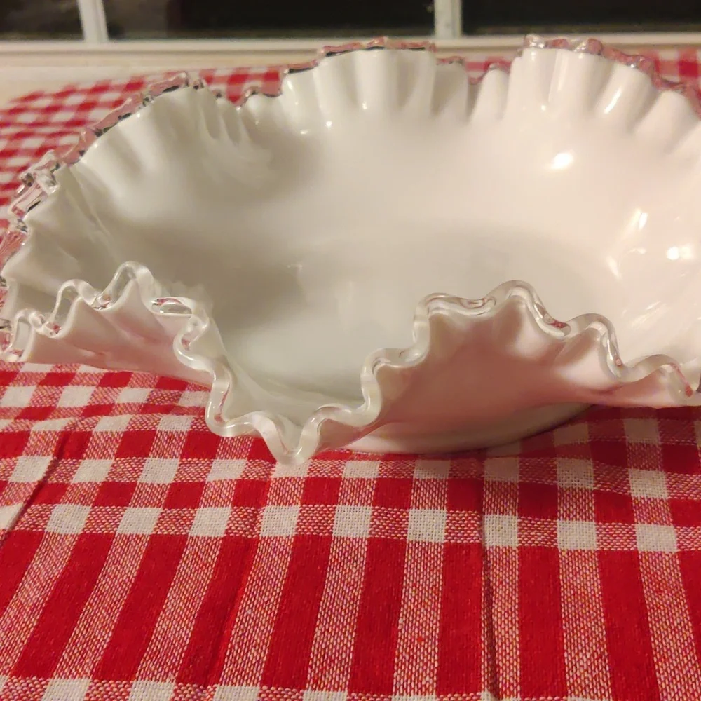 10” White Milk Glass Bowl With Clear Silvercrest Ruffled Edge Vintage! - Picture 1 of 7